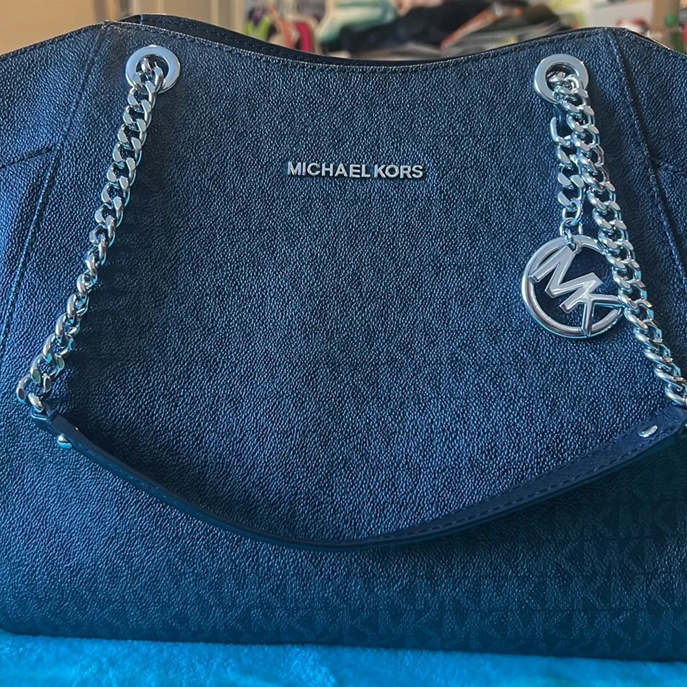NWT Michael Kors jet set travel large chain shoulder tote NWT black w/ silver - Picture 6 of 8